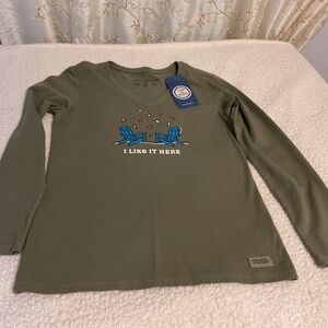 LIFE IS GOOD CRUSHER VNECK TEE ADIRONDACKS MEDIUM NWT